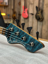 Load image into Gallery viewer, USED Hammerhead Elite 4 string