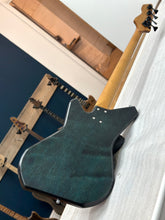 Load image into Gallery viewer, USED Hammerhead Elite 4 string