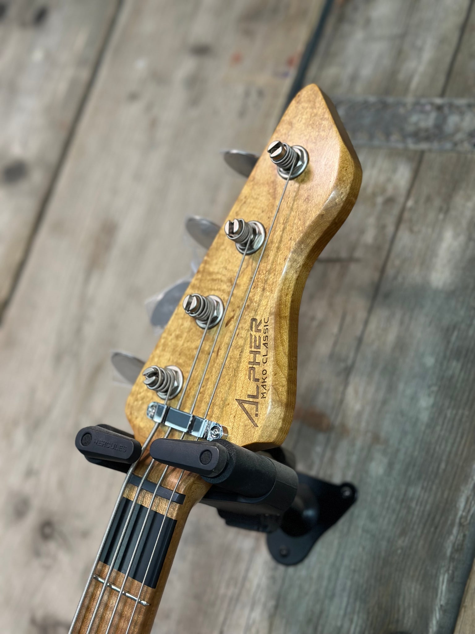 Alpher Mako Classic 4 String – Alpher Instruments