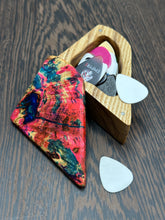 Load image into Gallery viewer, Trinket box / pick storage box