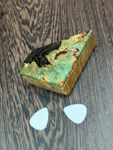 Load image into Gallery viewer, Trinket box / pick storage box