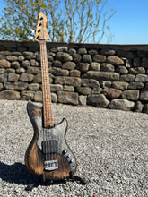 Load image into Gallery viewer, Mako Classic Short Scale 4 String