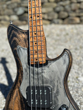 Load image into Gallery viewer, Mako Classic Short Scale 4 String