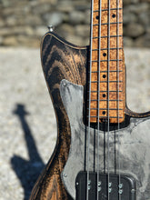 Load image into Gallery viewer, Mako Classic Short Scale 4 String