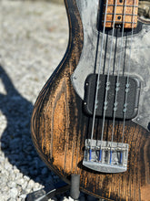 Load image into Gallery viewer, Mako Classic Short Scale 4 String