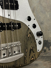 Load image into Gallery viewer, Mako Classic 4 String PJ