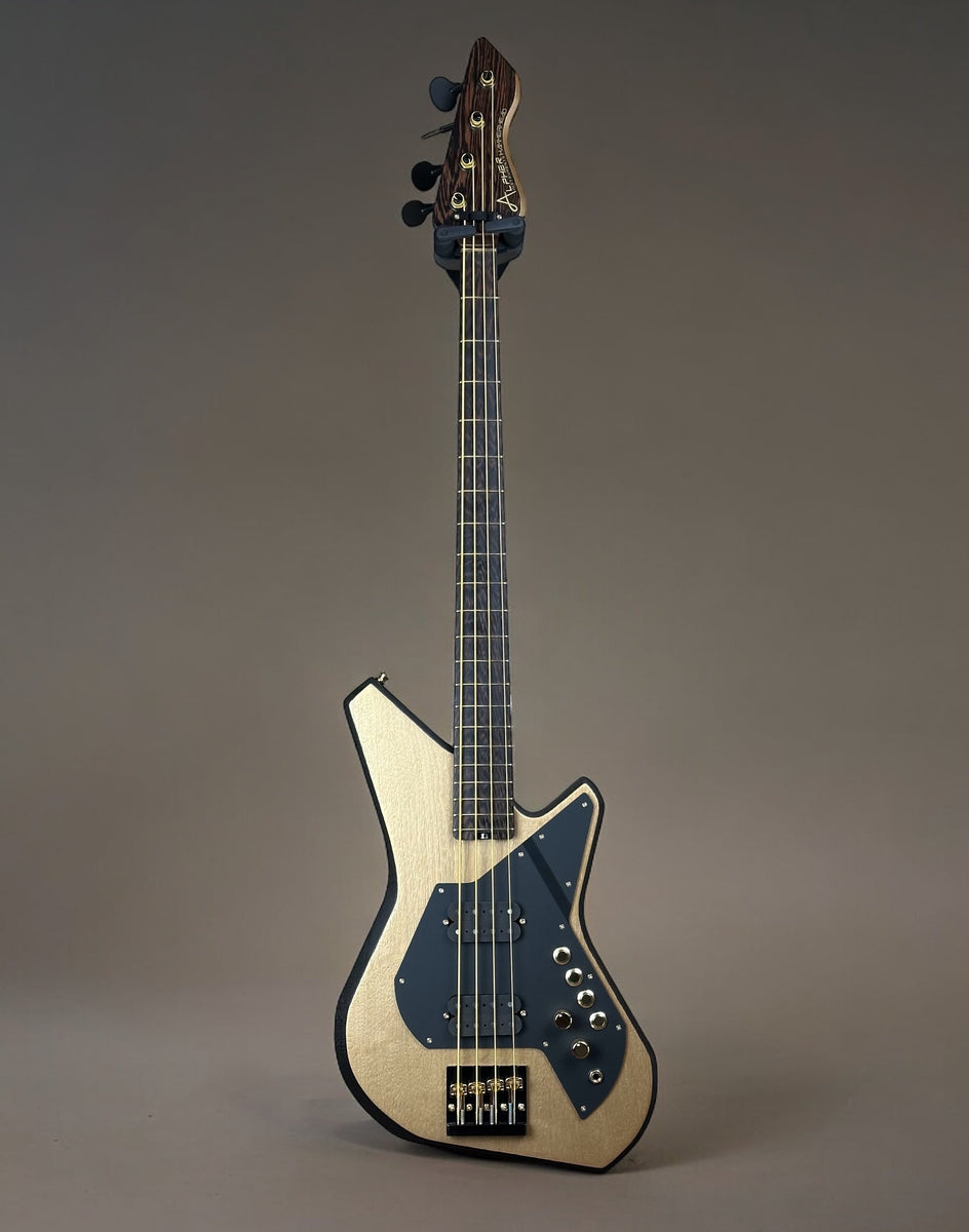 Alpher Hammerhead 4 string – Alpher Instruments