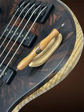 Load image into Gallery viewer, Mako Elite 5 String