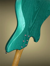 Load image into Gallery viewer, Mako Classic 4 String