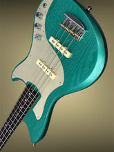 Load image into Gallery viewer, Mako Classic 4 String