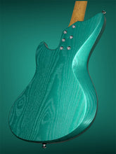 Load image into Gallery viewer, Mako Classic 4 String